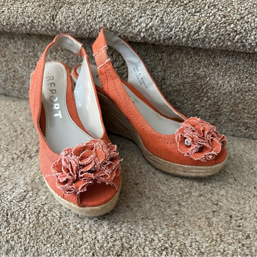 Report Women's Coral Wedge Shoes with Floral Detail